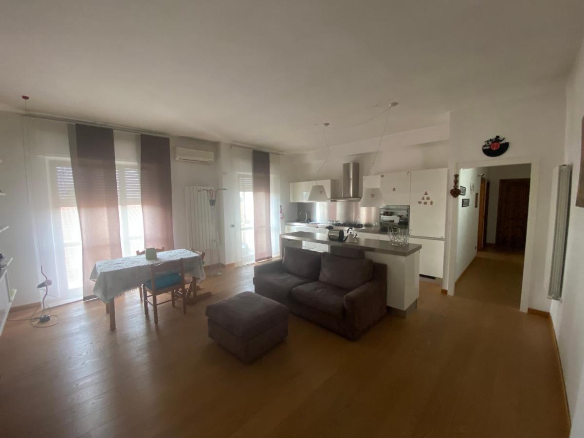 Appartamento Arredato Nepi Centro Panoramico Esterno foto